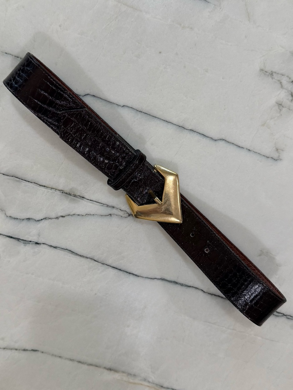Women’s 80’s Dark Brown Croc-Embossed Leather Belt with Gold V Buckle - size L